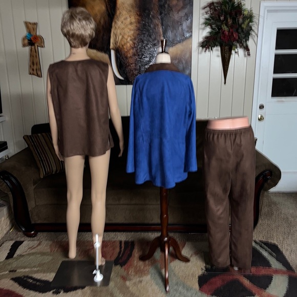 Dianaira • Size 12 • 3 Piece Outfit • Leather • Blazer/Blouse/Pants • Brown/Blue - Picture 10 of 16